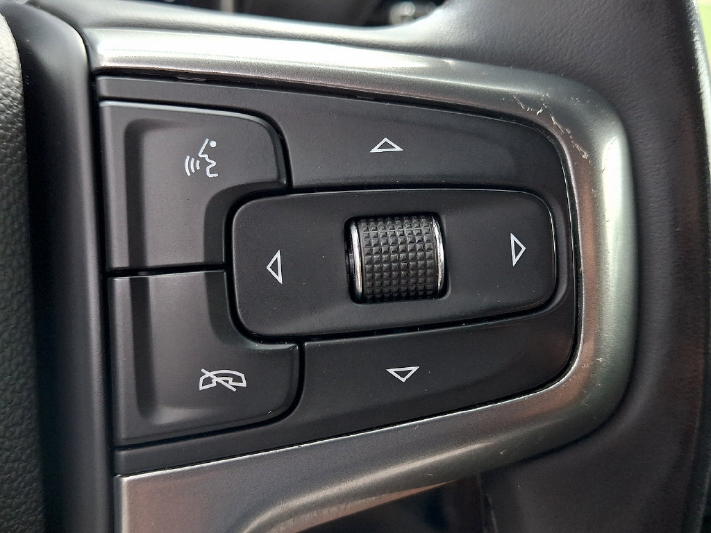 Used 2023 Chevrolet Silverado 1500 LT AWD/4WD image 23