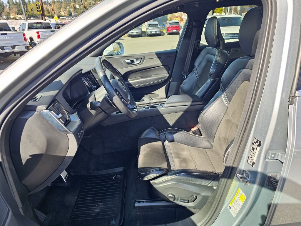 Used 2018 Volvo XC60 T8 R-Design w/ Convenience Package image 20