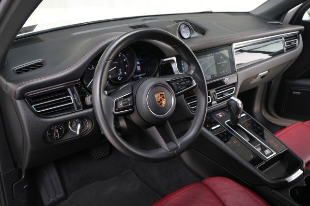 Used 2023 Porsche Macan image 42