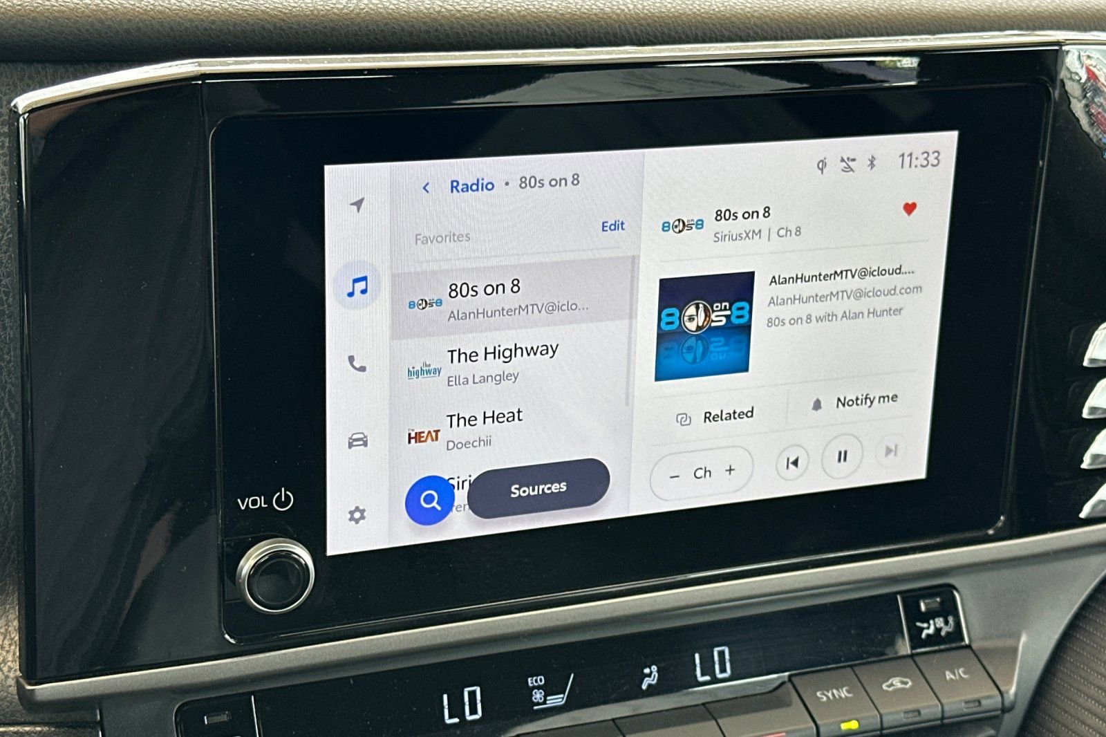 Used 2025 Toyota Camry SE image 17