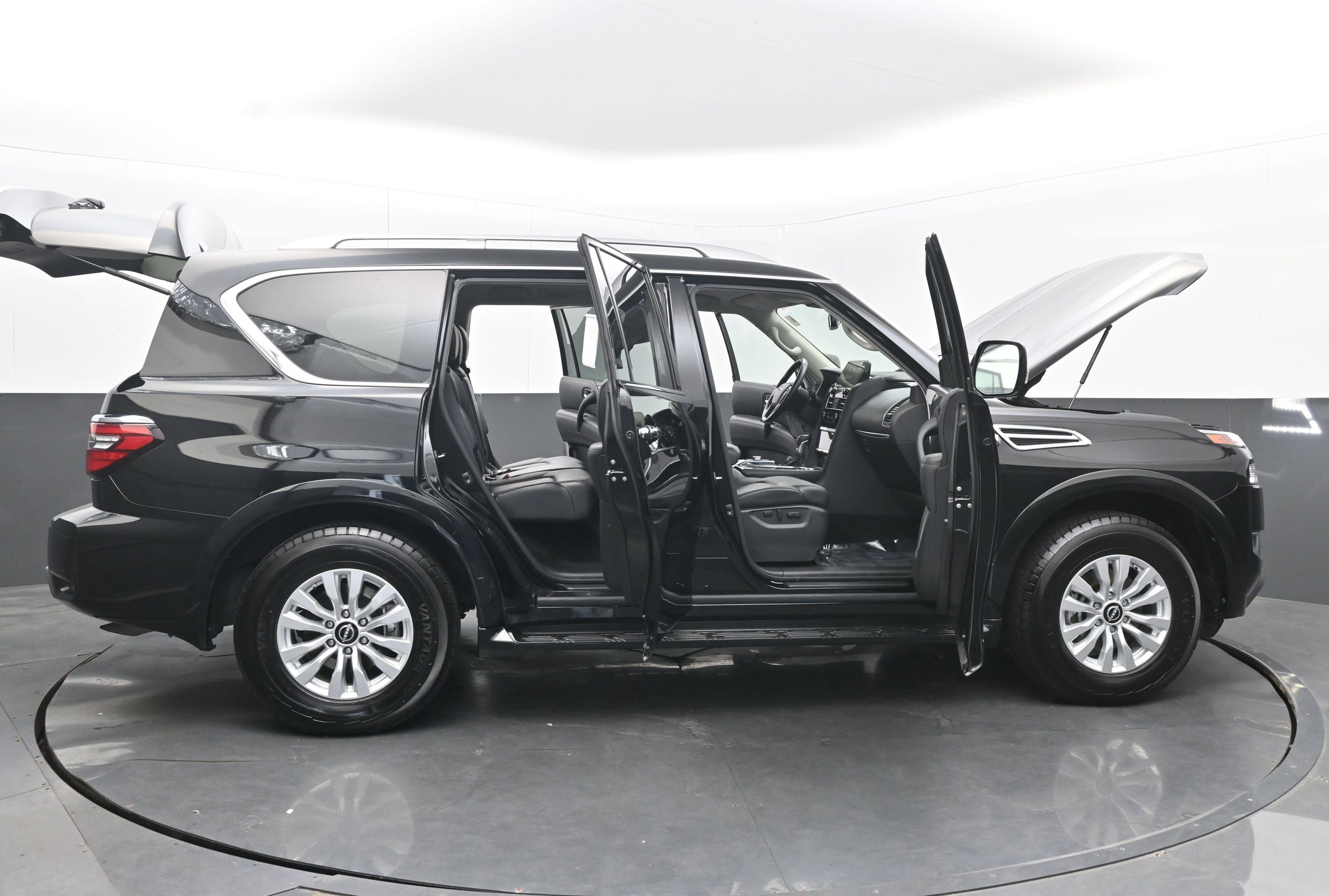 Used 2024 Nissan Armada SV image 44