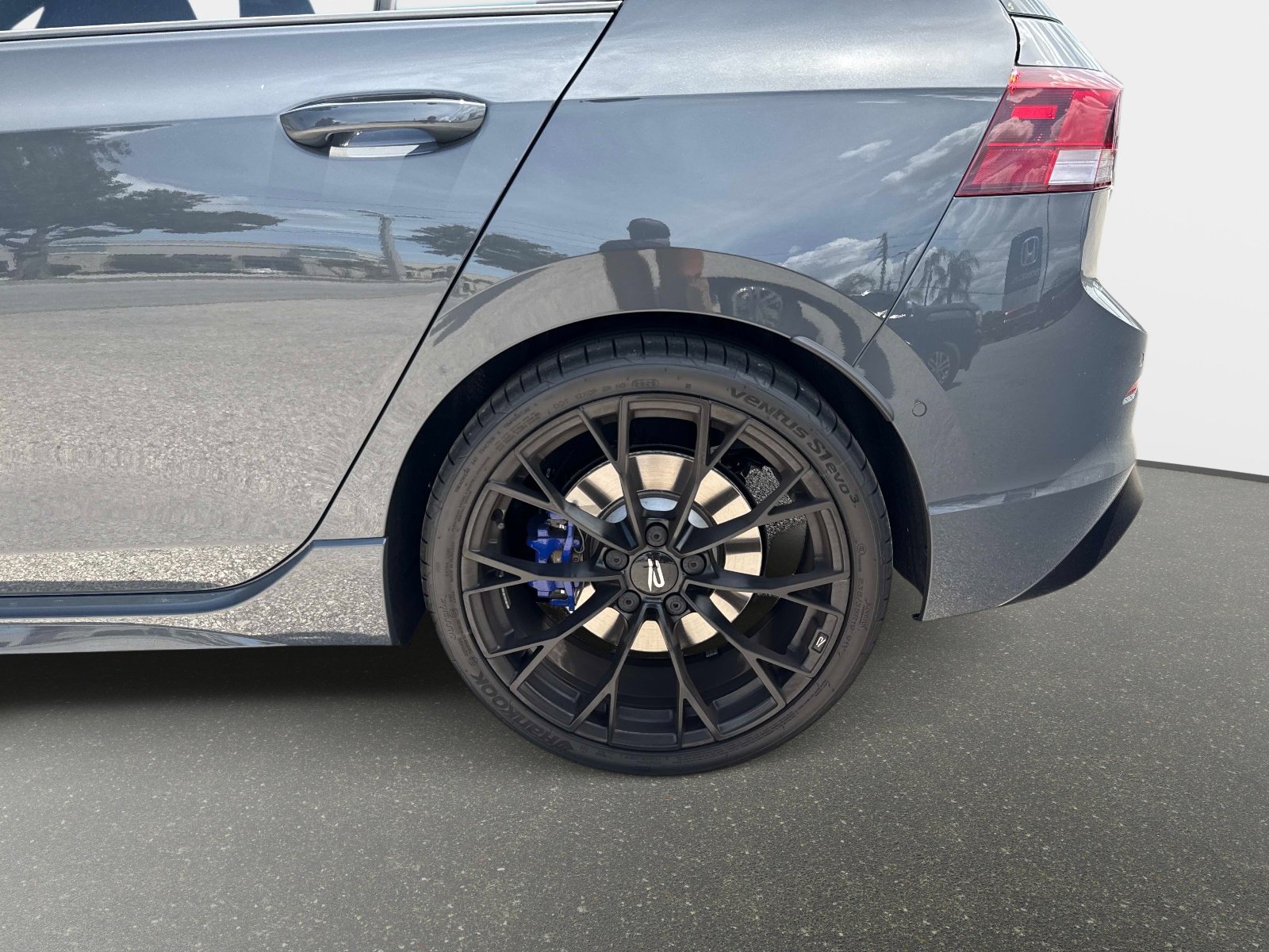 Used 2026 Volkswagen Golf AWD/4WD image 11