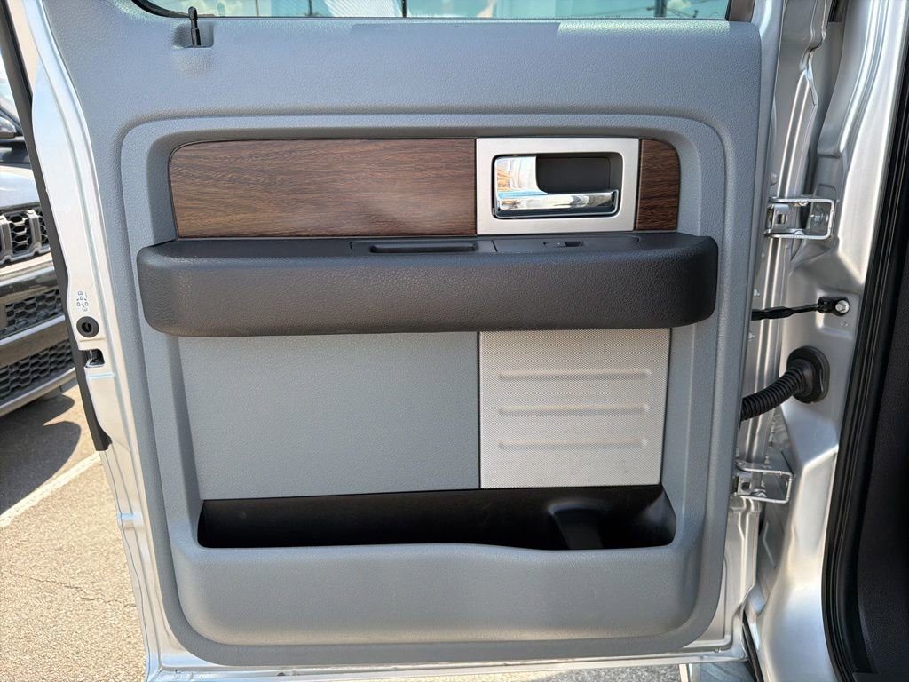 Used 2013 Ford F150 Lariat w/ Mid Equipment Group RWD image 22