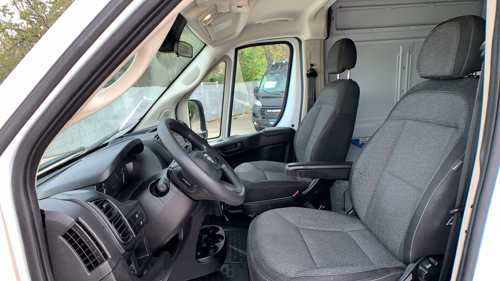 Used 2022 RAM ProMaster 2500 FWD image 11