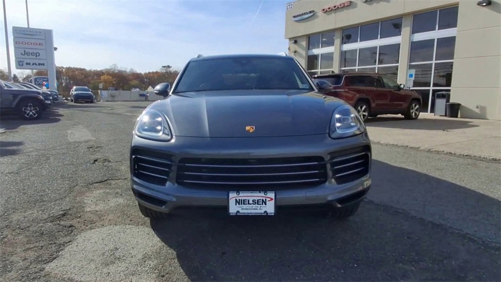 Used 2023 Porsche Cayenne Platinum Edition image 3