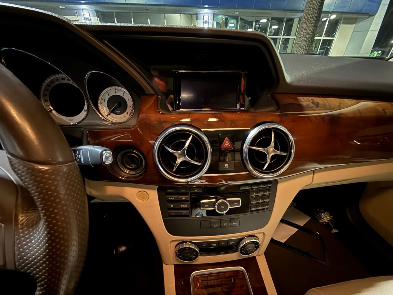 Used 2015 Mercedes-Benz GLK 350 4MATIC image 11