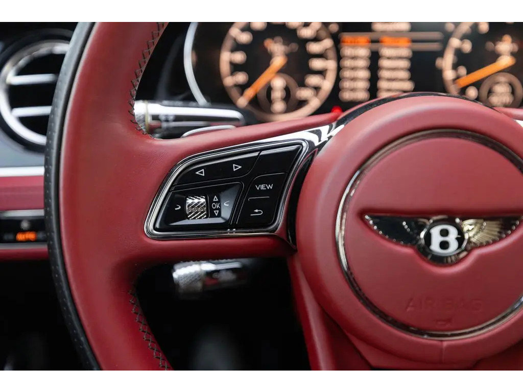 Used 2021 Bentley Continental GT V8 image 41