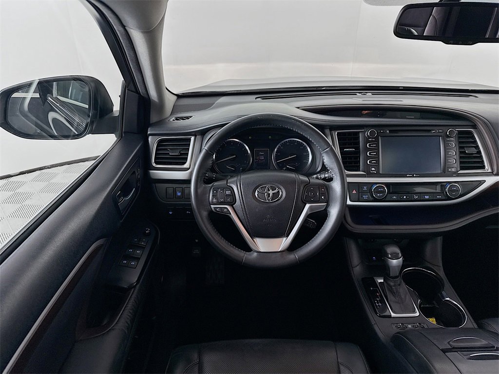 Used 2015 Toyota Highlander Limited image 23