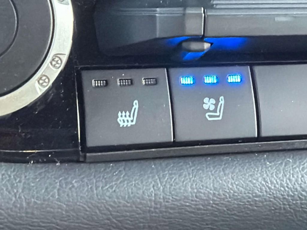 Used 2024 Toyota Tundra Platinum image 22