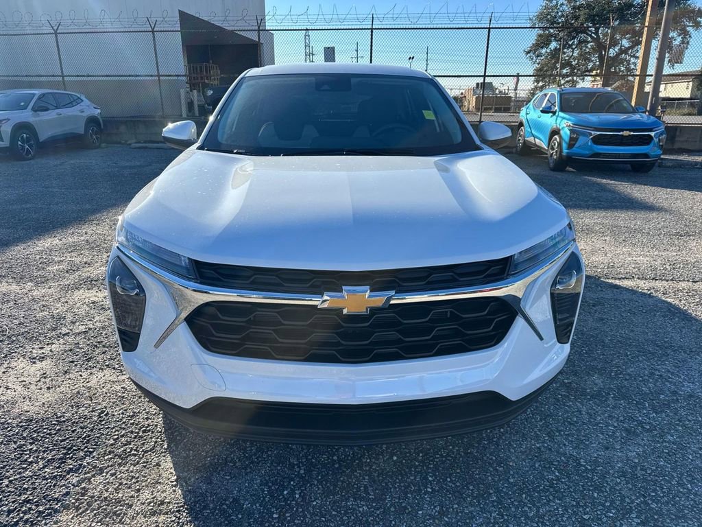 New 2026 Chevrolet Trax LS w/ LS Convenience Package video 2