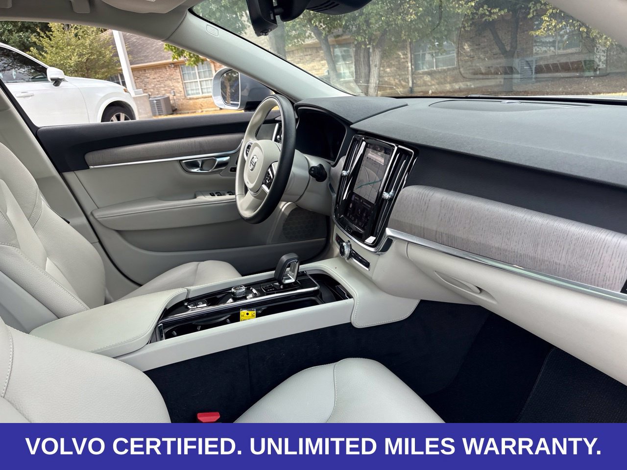 Certified 2025 Volvo V90 B6 Cross Country Plus AWD/4WD image 16