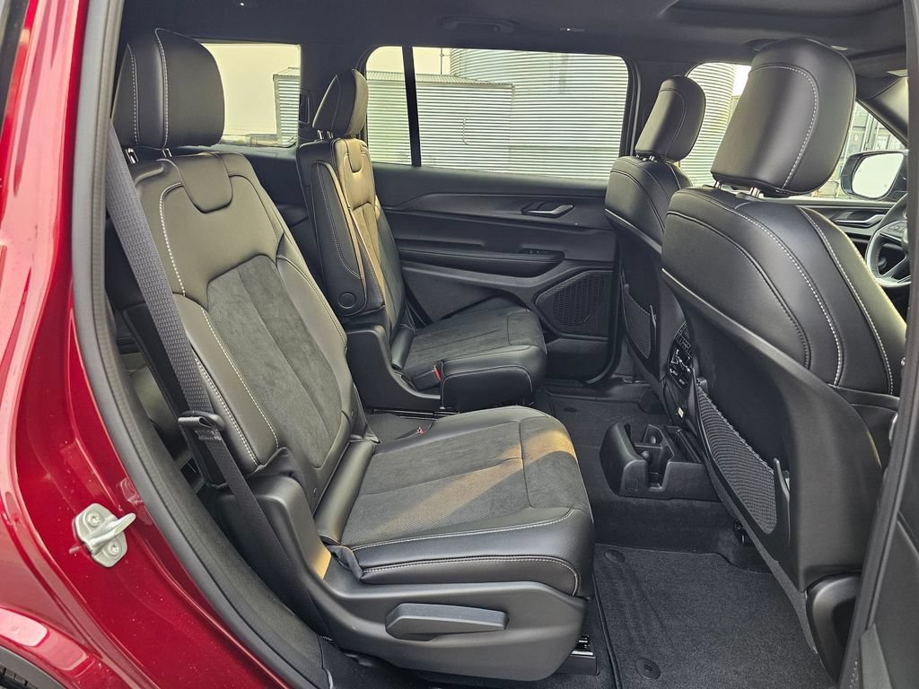New 2025 Jeep Grand Cherokee L Altitude AWD/4WD image 14