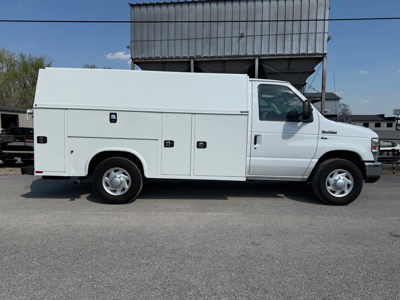 Used 2019 Ford E-350 and Econoline 350 Super Duty w/ Power Windows & Locks Group RWD image 9