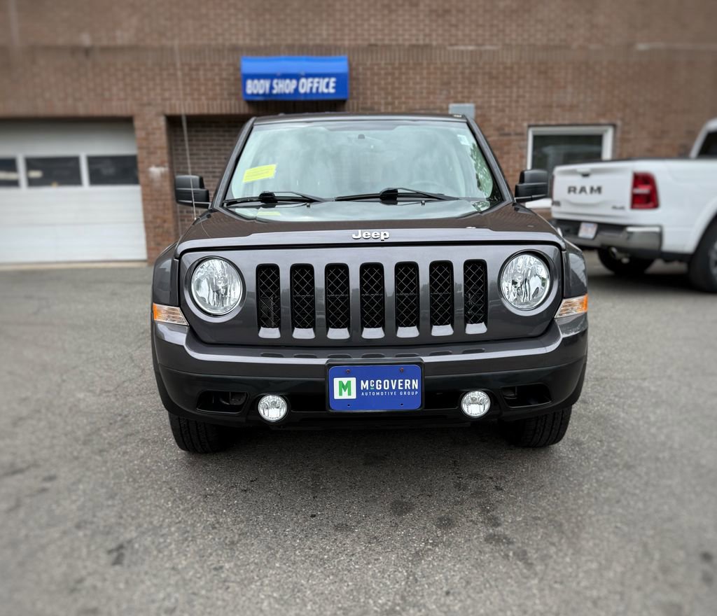 Used 2016 Jeep Patriot Latitude AWD/4WD image 2