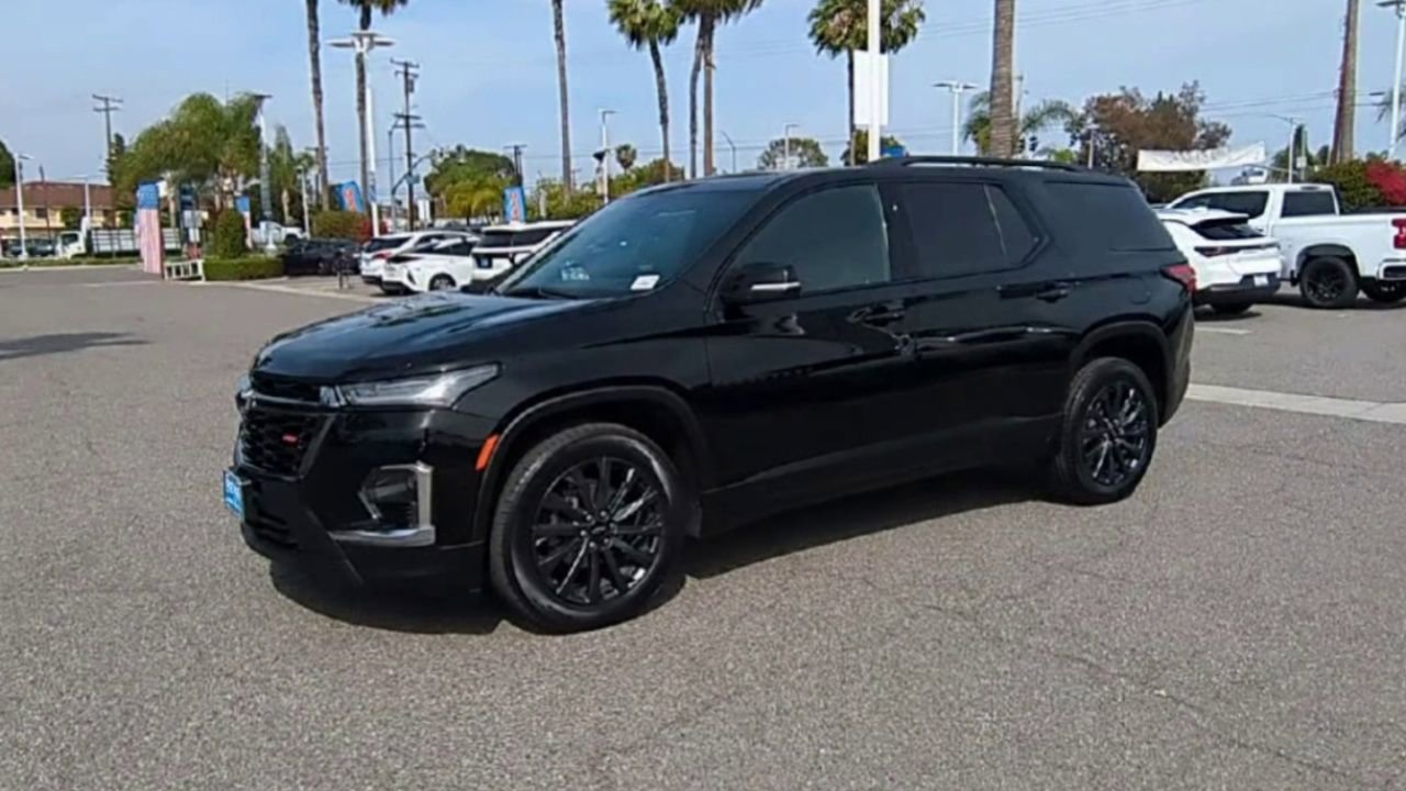 Used 2023 Chevrolet Traverse RS w/ LPO, Cargo Package image 4