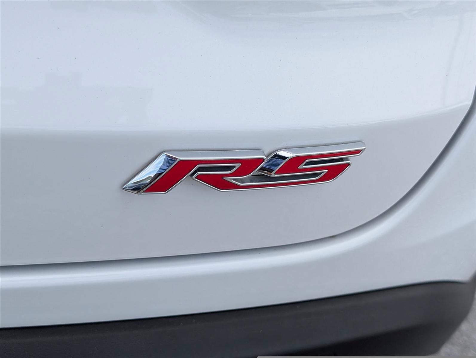 Used 2024 Chevrolet Trax RS w/ Sunroof Package FWD image 10