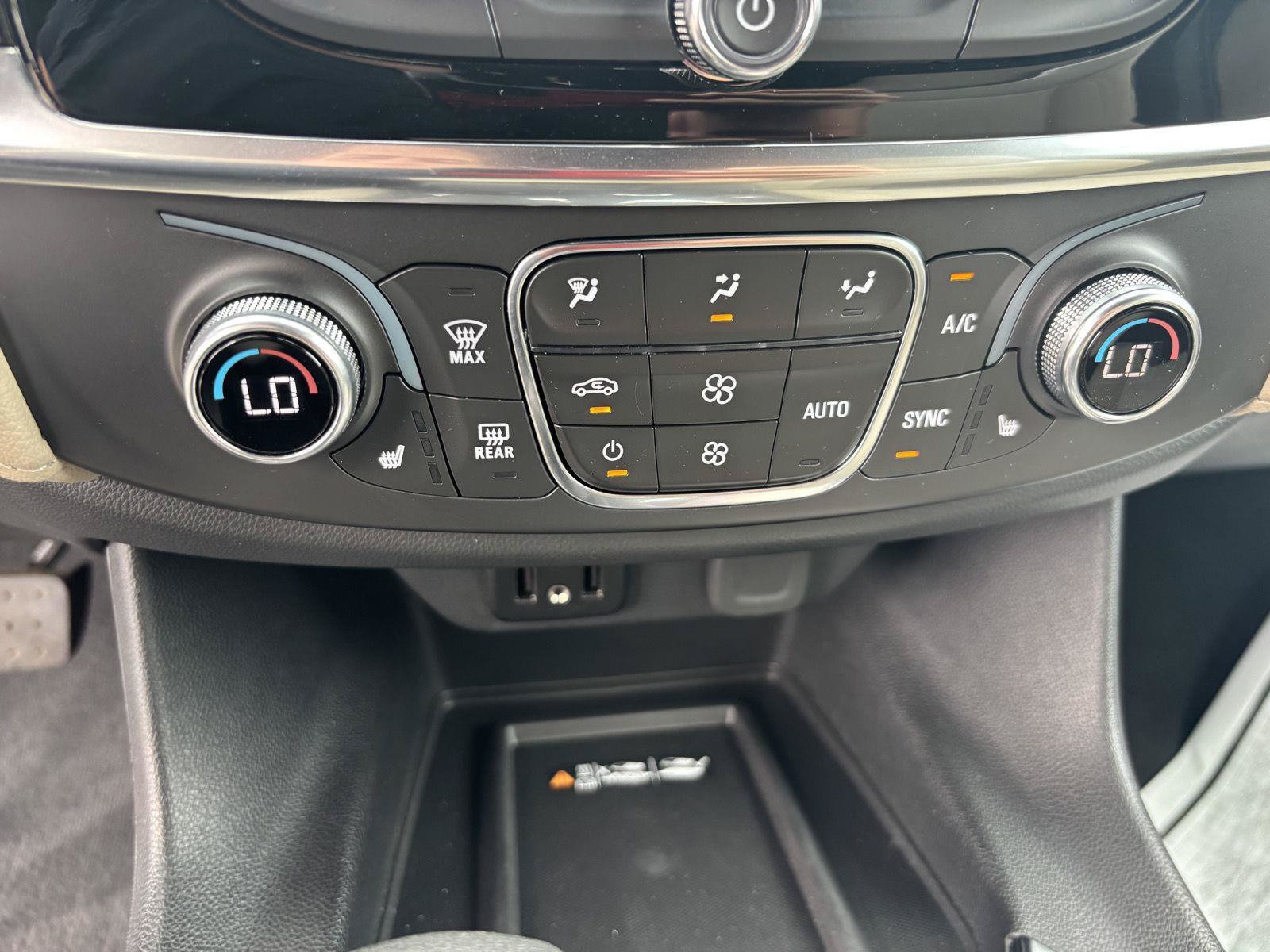 Used 2023 Chevrolet Traverse LT AWD/4WD image 23