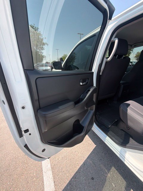 Used 2024 Nissan Frontier SV AWD/4WD image 9