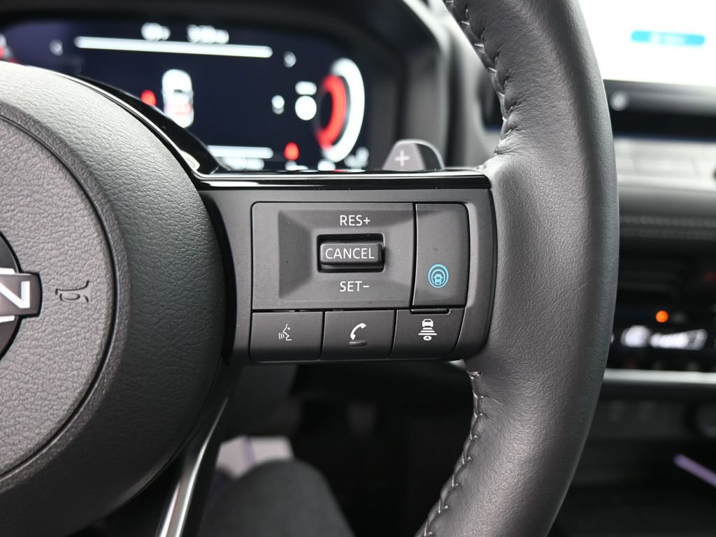 Used 2024 Nissan Rogue SL w/ SL Premium Package image 17