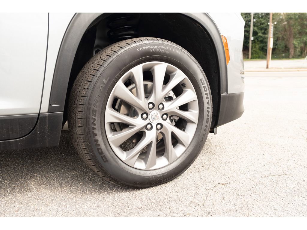 Certified 2025 Buick Enclave Preferred image 9