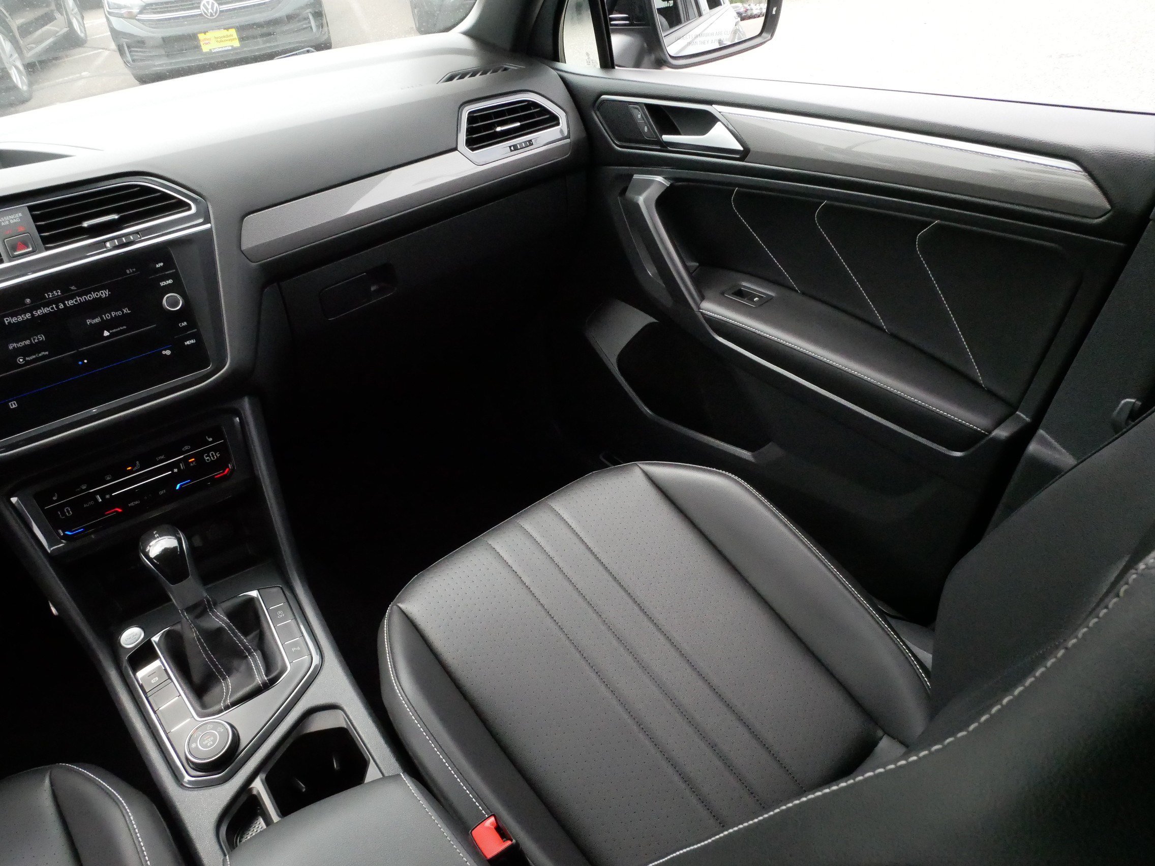 Certified 2023 Volkswagen Tiguan SE R-Line AWD/4WD image 11