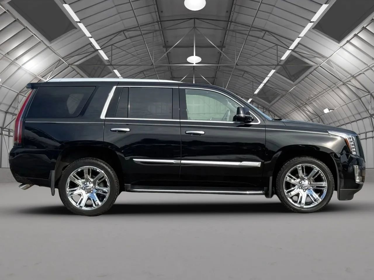 Used 2016 Cadillac Escalade Luxury image 7