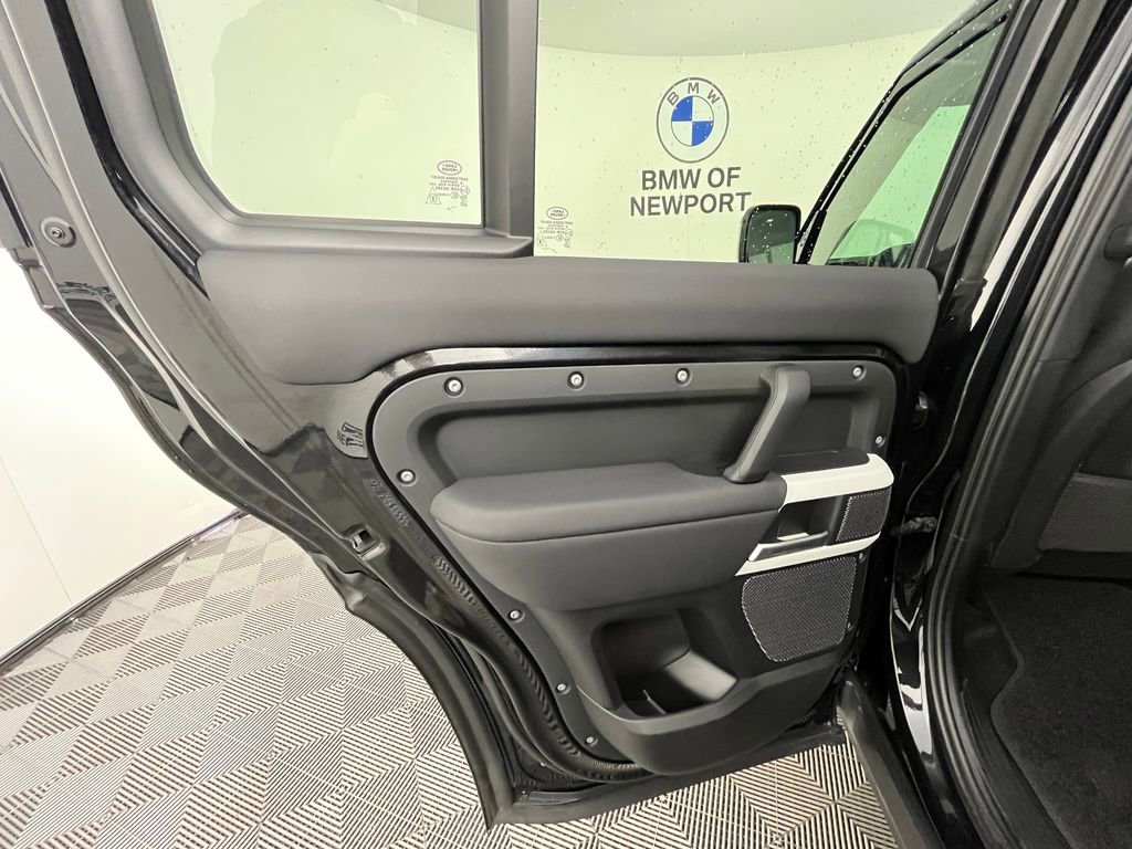 Used 2024 Land Rover Defender 110 S image 20