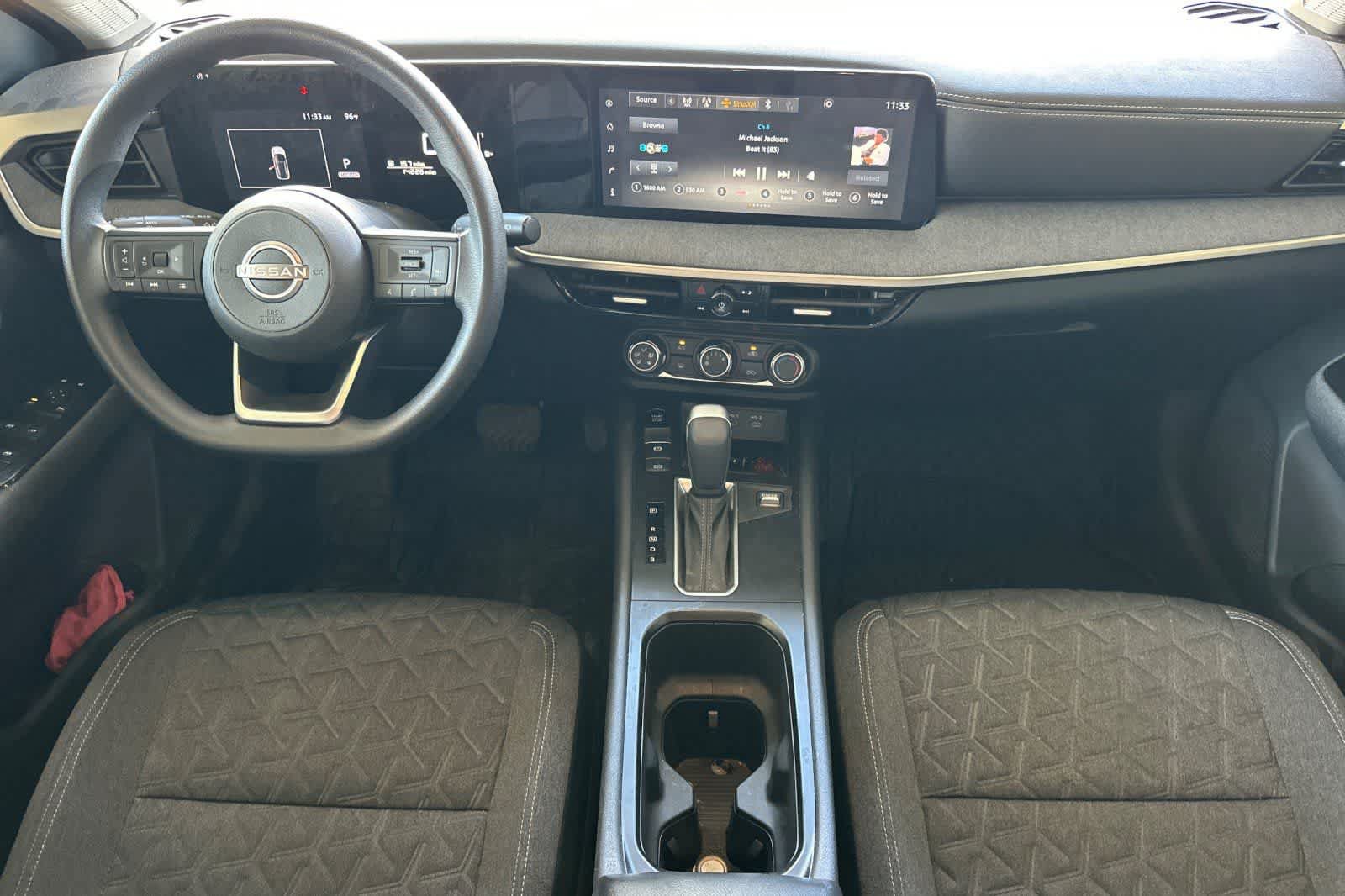 Used 2025 Nissan Kicks SV FWD image 4