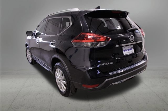 Used 2018 Nissan Rogue SV w/ Premium Package image 3