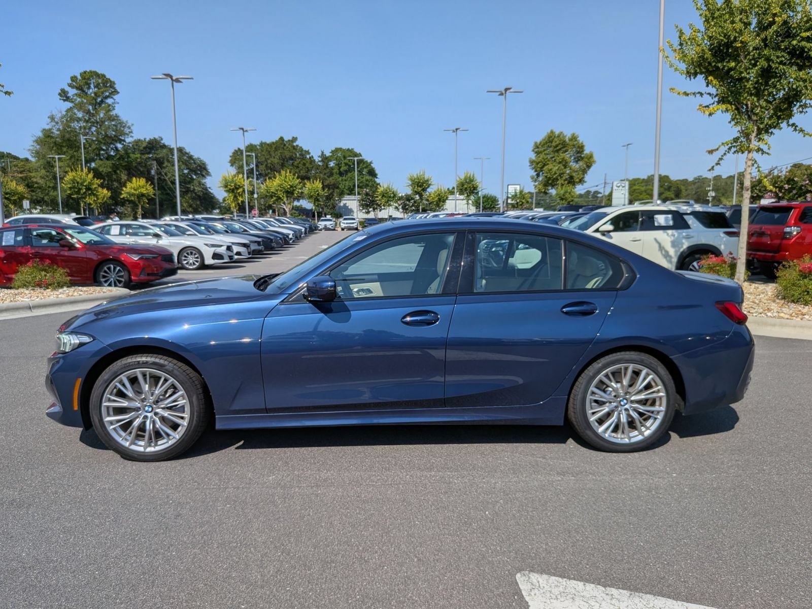 Used 2023 BMW 330i xDrive Sedan w/ Driving Assistance Package AWD/4WD image 6