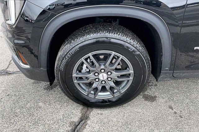 Used 2025 GMC Acadia Elevation image 35