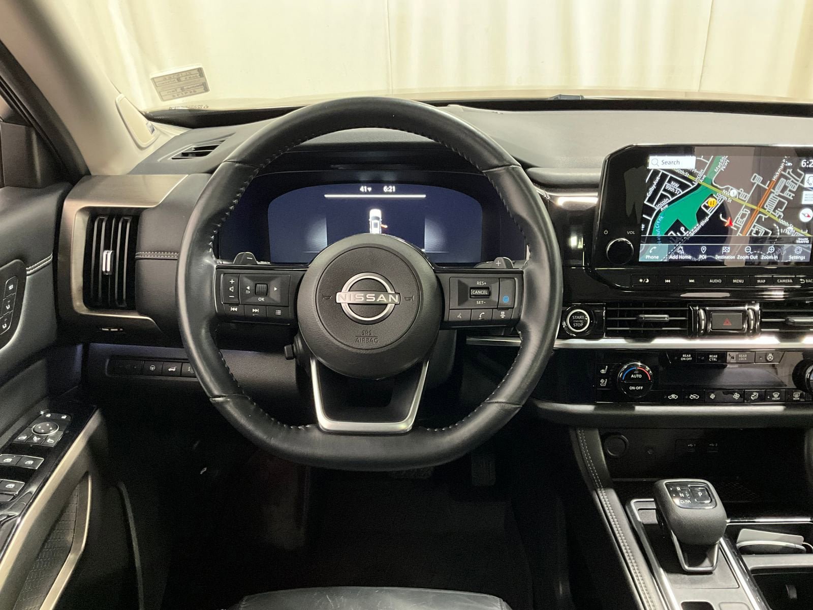 Used 2023 Nissan Pathfinder Platinum image 7