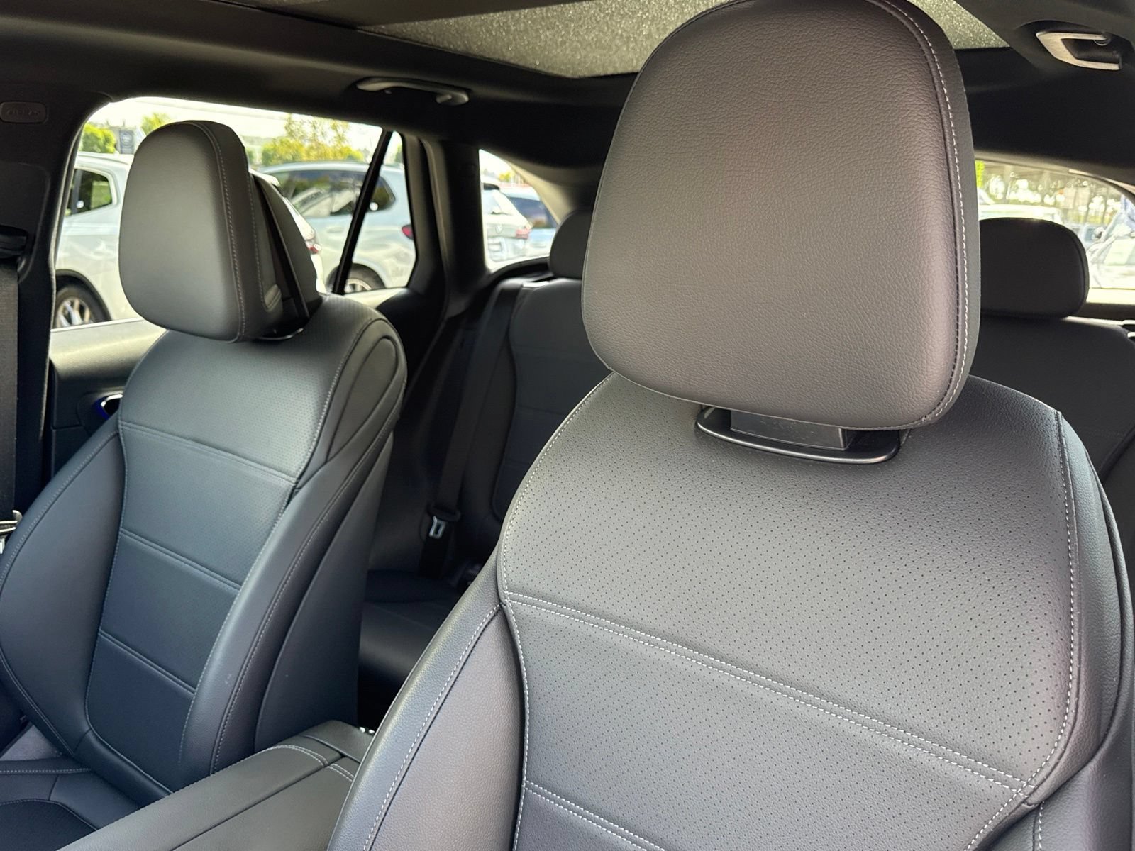 Used 2026 Mercedes-Benz GLC 300 image 28