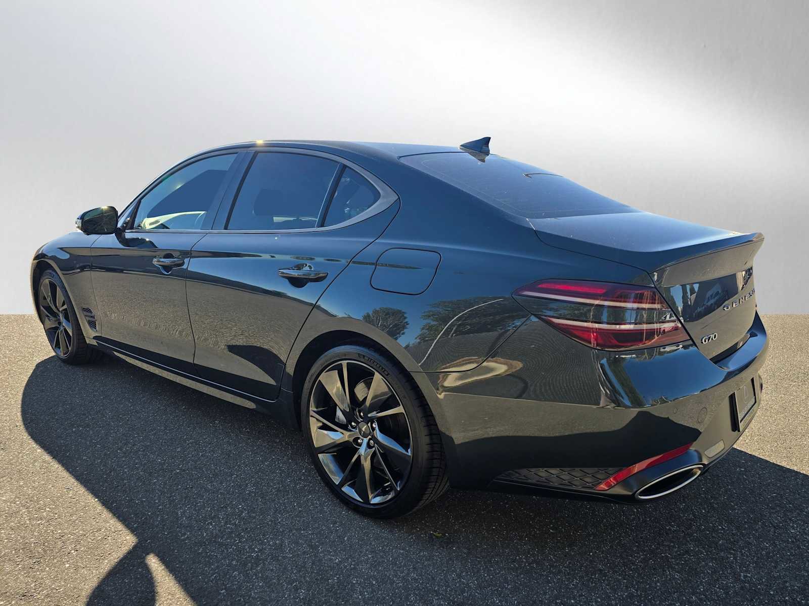 Used 2023 Genesis G70 3.3T w/ Sport Prestige Package image 5