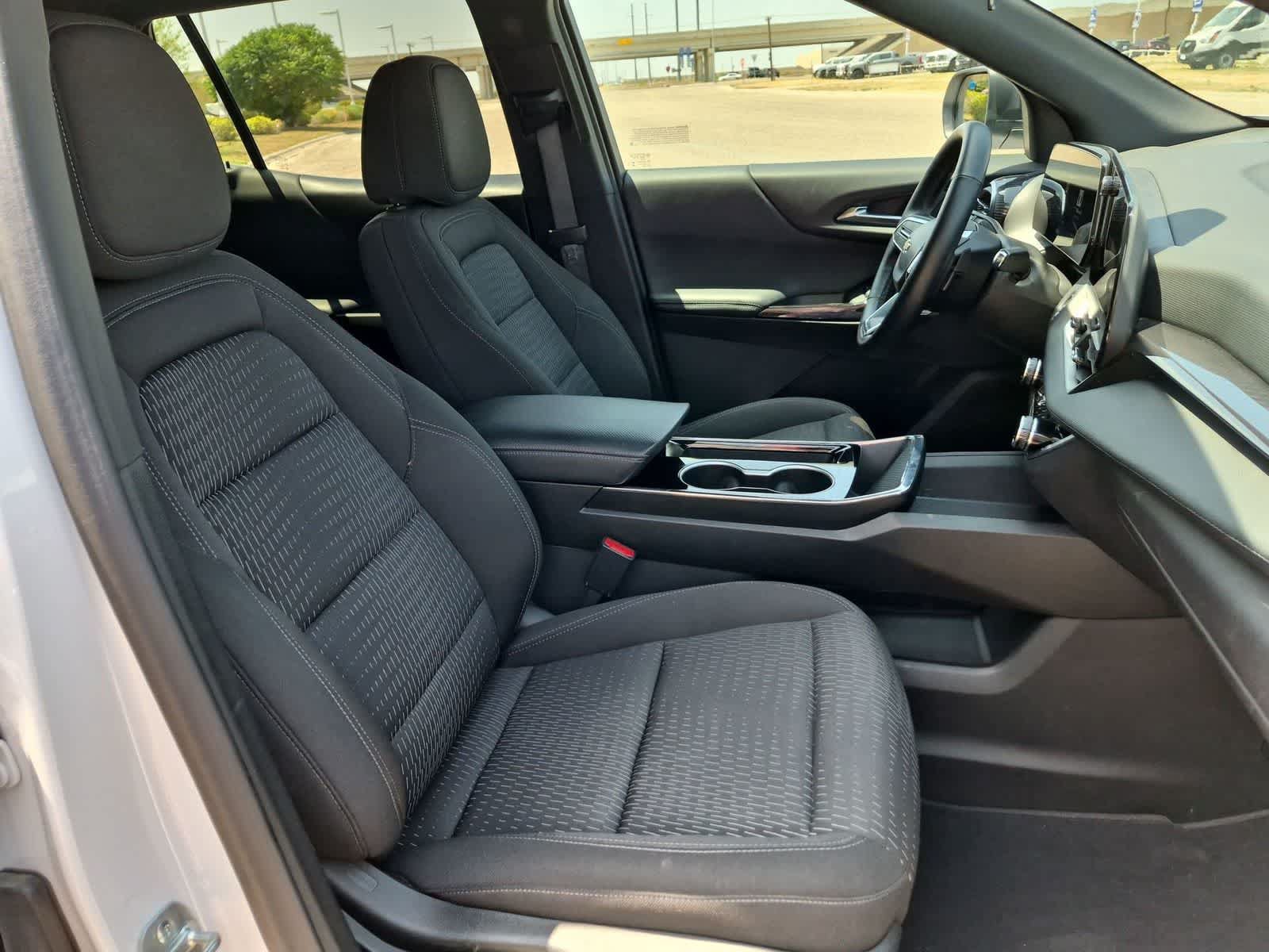 Used 2025 Chevrolet Equinox LT FWD image 27