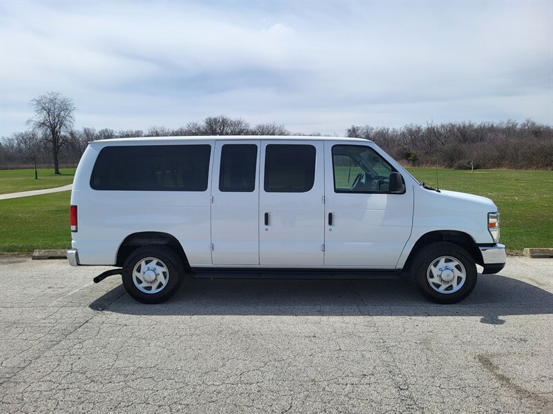 Used 2014 Ford E-350 and Econoline 350 XLT RWD image 6