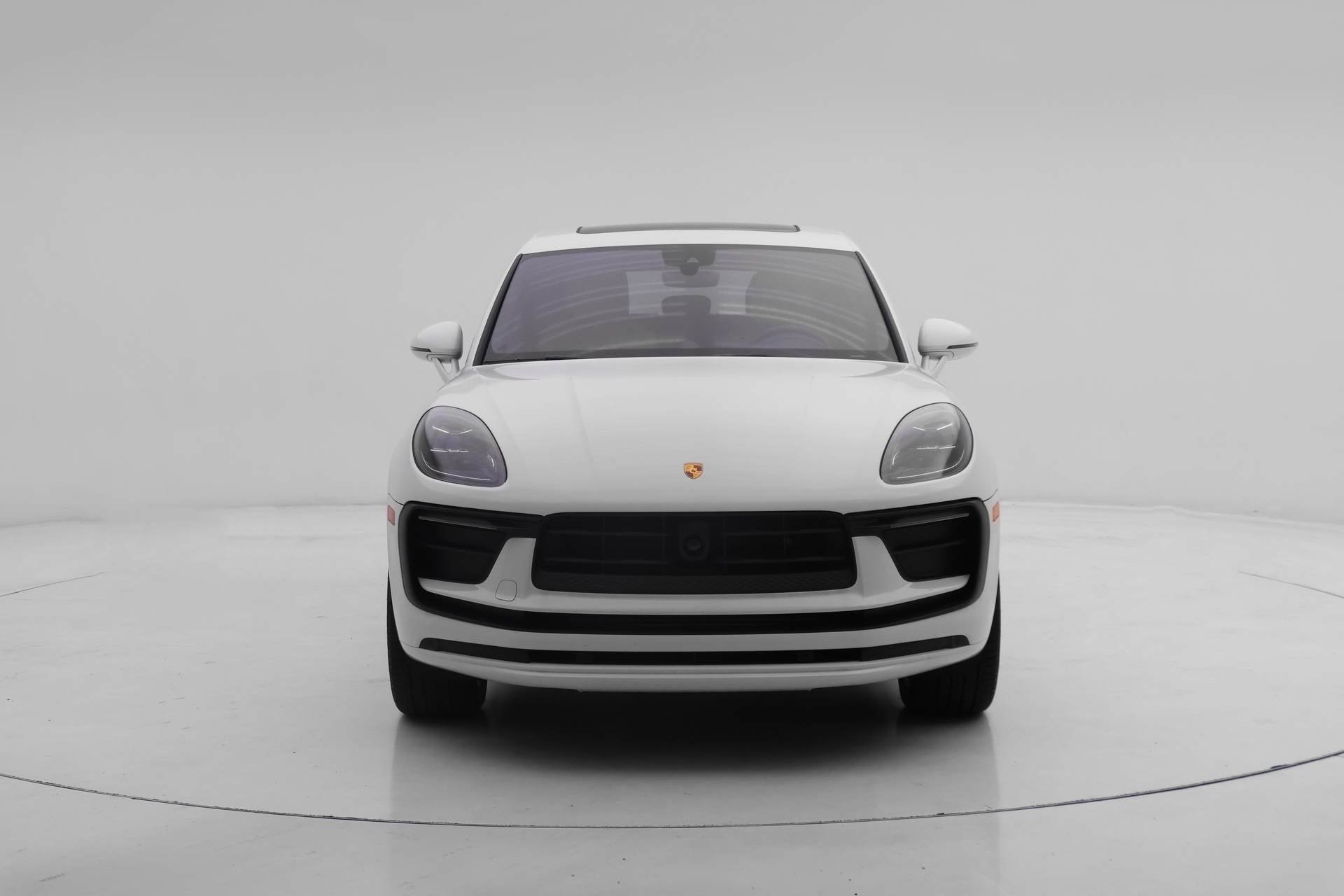 Used 2025 Porsche Macan image 18