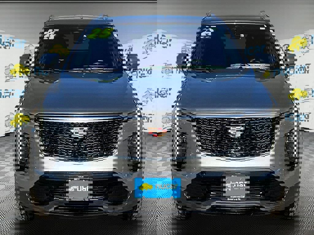 Used 2025 Cadillac XT4 Premium Luxury image 2