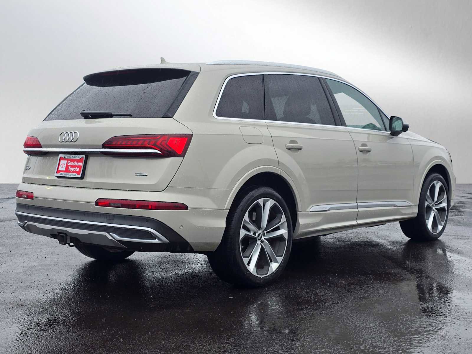 Used 2021 Audi Q7 3.0T Premium Plus w/ Executive Package image 3