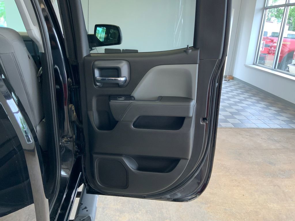 Used 2018 Chevrolet Silverado 1500 Custom w/ Custom Value Package AWD/4WD image 28
