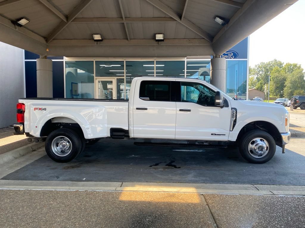 Used 2025 Ford F350 4x4 Crew Cab DRW Super Duty image 8