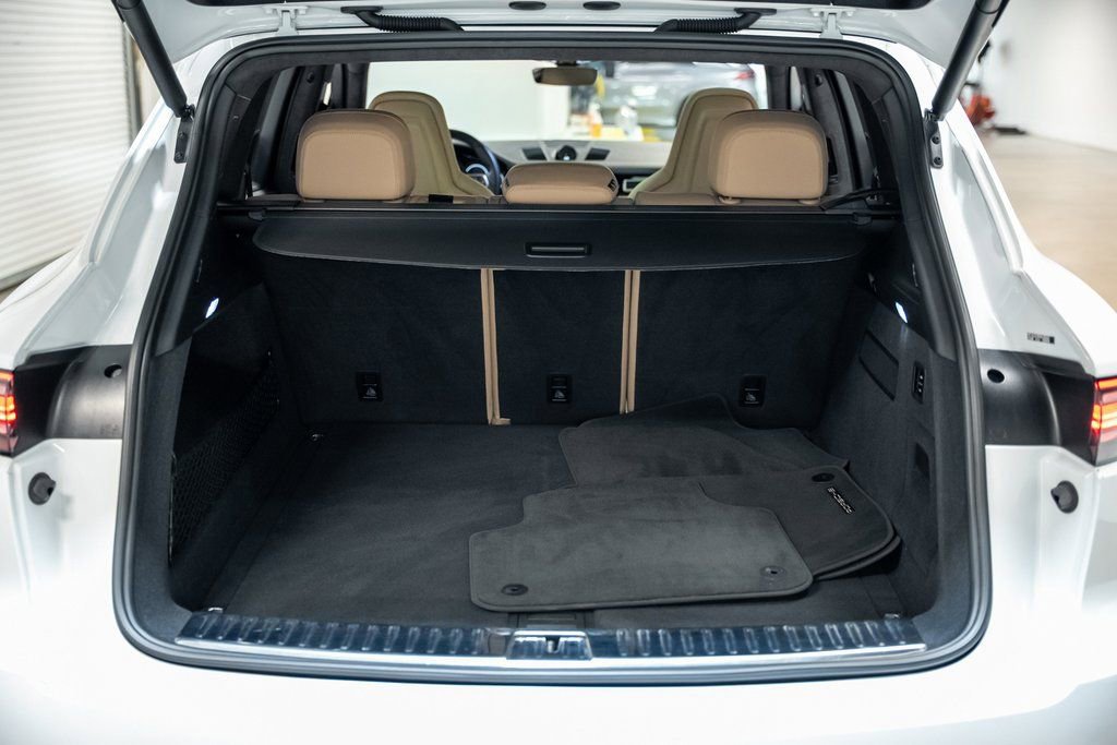 Used 2022 Porsche Cayenne GTS image 62