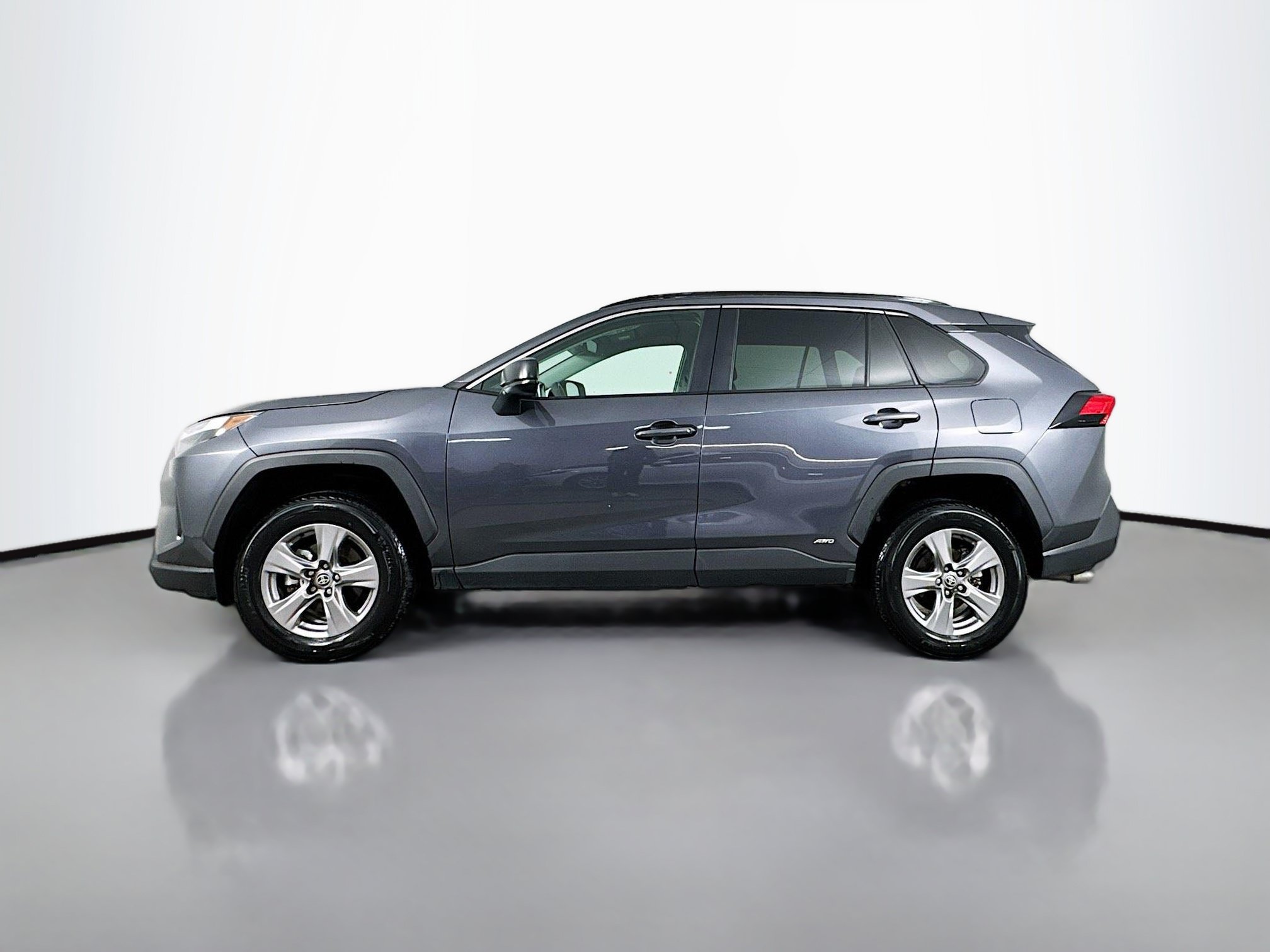 Certified 2025 Toyota RAV4 LE AWD/4WD image 4
