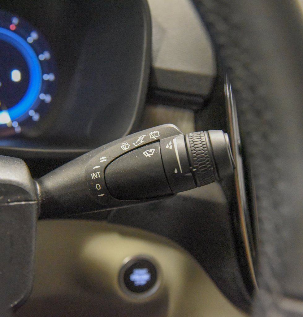 Used 2024 Volvo XC40 B5 Plus image 27