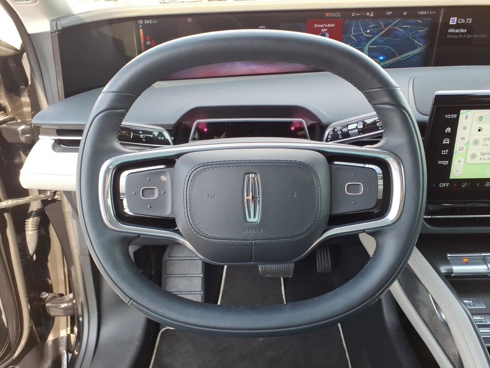 Used 2025 Lincoln Nautilus Premier image 27