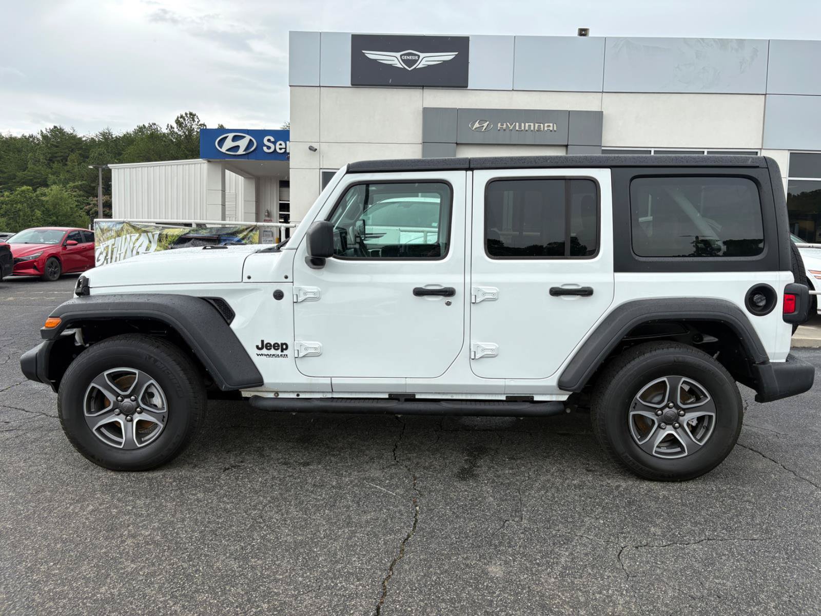 Used 2022 Jeep Wrangler Unlimited Sport AWD/4WD image 4