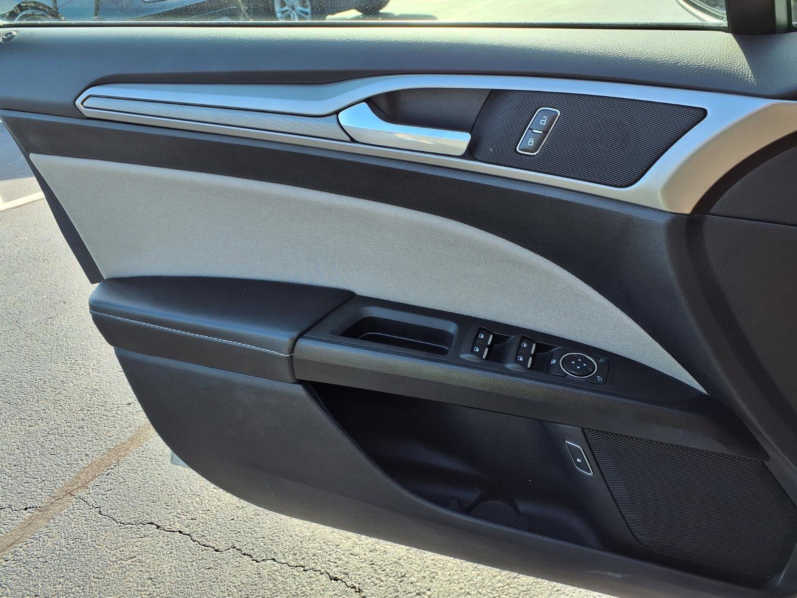 Used 2018 Ford Fusion S FWD image 19