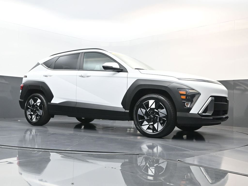 Certified 2025 Hyundai Kona SEL FWD image 21
