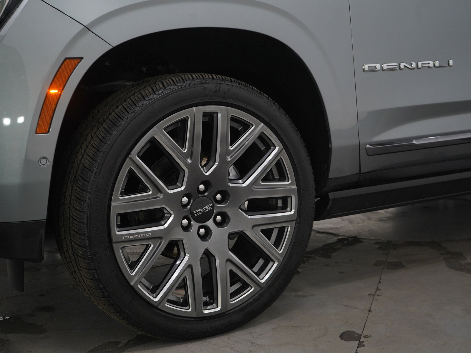 Used 2025 GMC Yukon Denali Ultimate w/ LPO, Floor Liner Package image 34