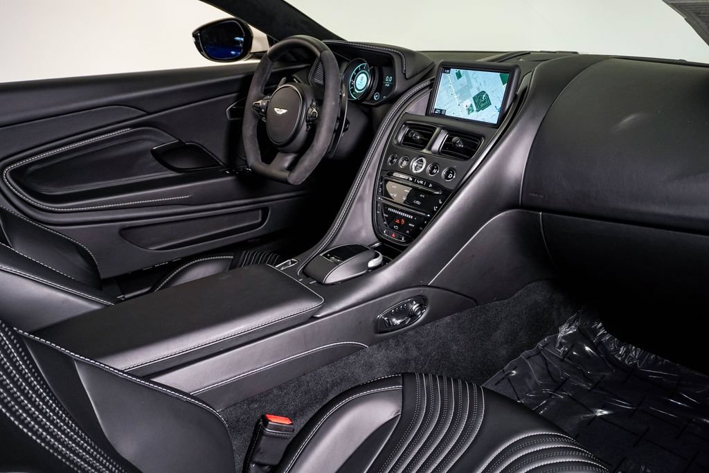 Used 2021 Aston Martin DB11 Coupe image 17